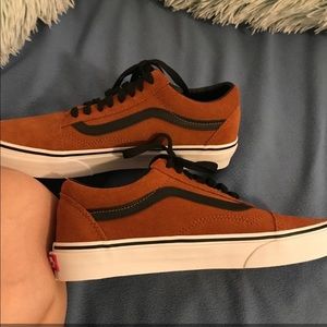 Brown mid-vans, brand new without box, never worn